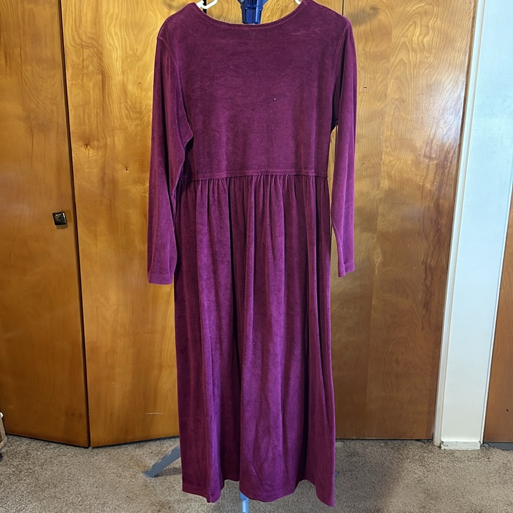 Long sleeve crushed velvet dress - Picture 3 of 3